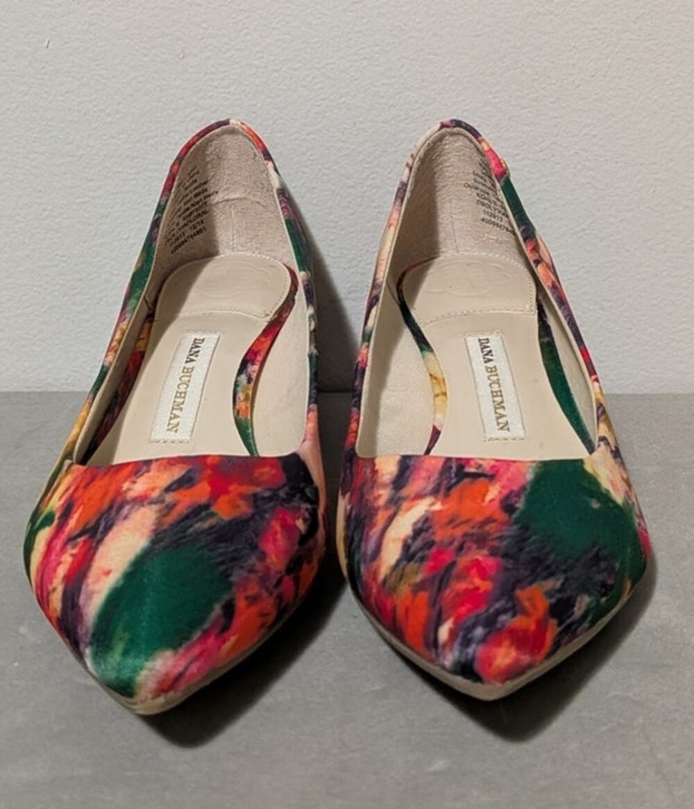 Dana Buchman Size 6 M Floral Abstract Watercolor Pointed Toe Kitten Heel Pumps